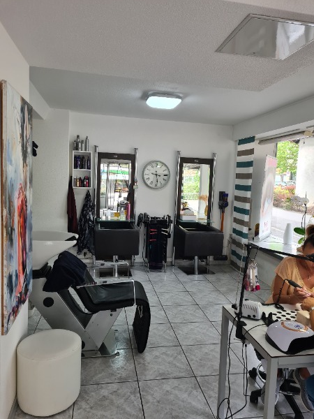 Coiffeur Stuhl zu vermieten