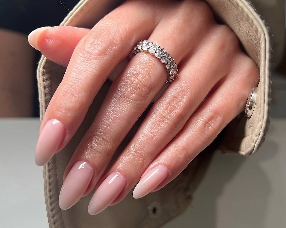 Nageldesigner/in gesucht Nageldesigner/in gesucht