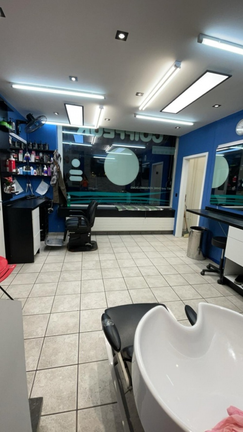 Coiffeur, Barber Stühle und NägelstudioPlatz zum vermieten Coiffeur, Barber Stühle und NägelstudioPlatz zum vermieten